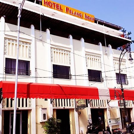 Hotel Pelangi Indah Semarang Buitenkant foto