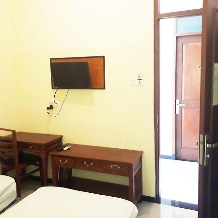 Hotel Pelangi Indah Semarang Buitenkant foto