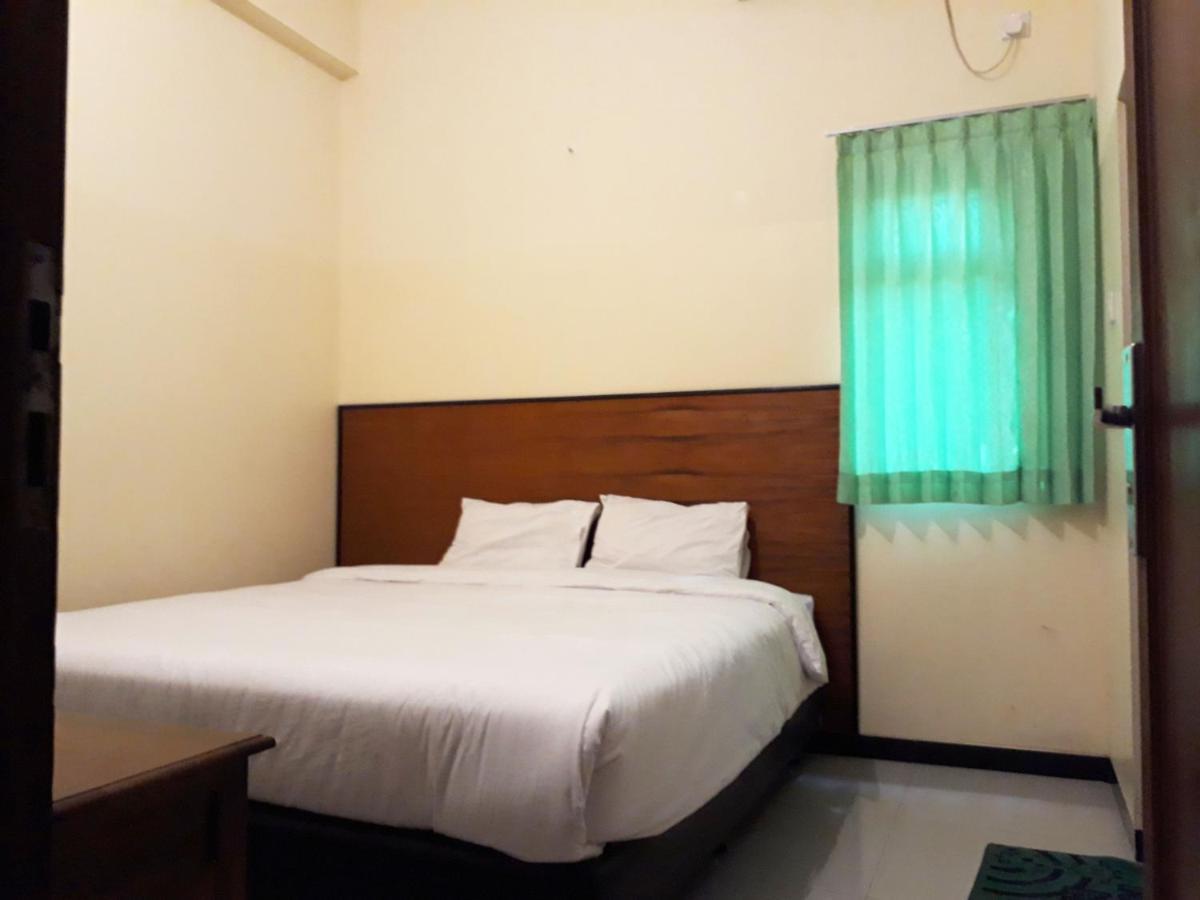 Hotel Pelangi Indah Semarang Buitenkant foto