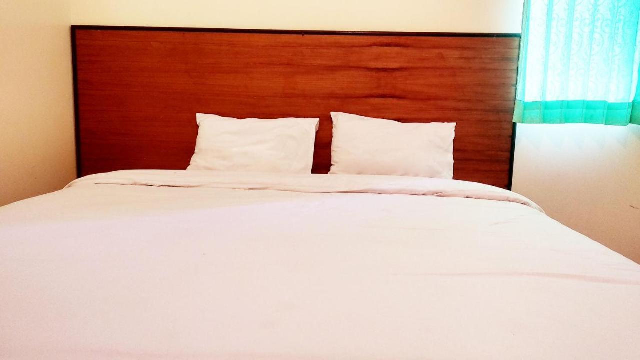 Hotel Pelangi Indah Semarang Buitenkant foto