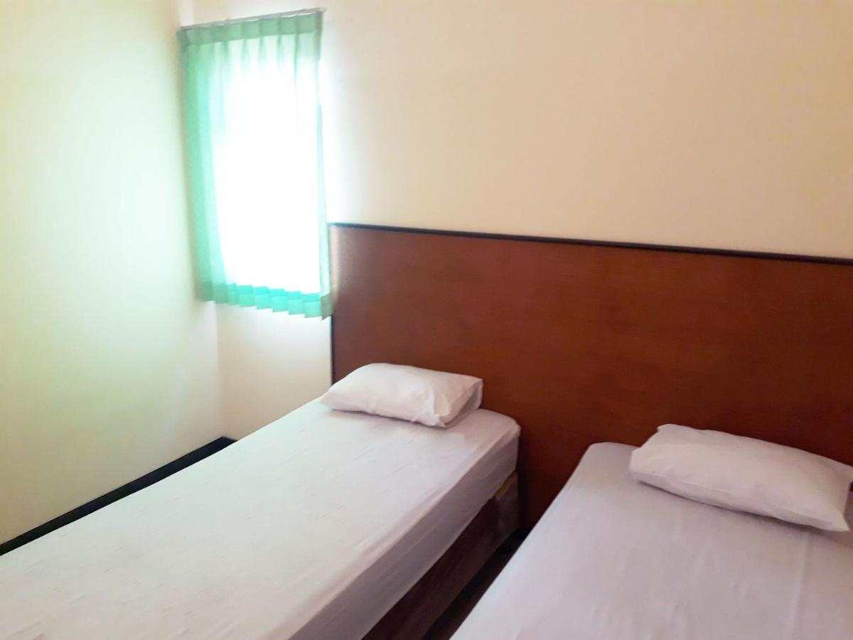 Hotel Pelangi Indah Semarang Buitenkant foto
