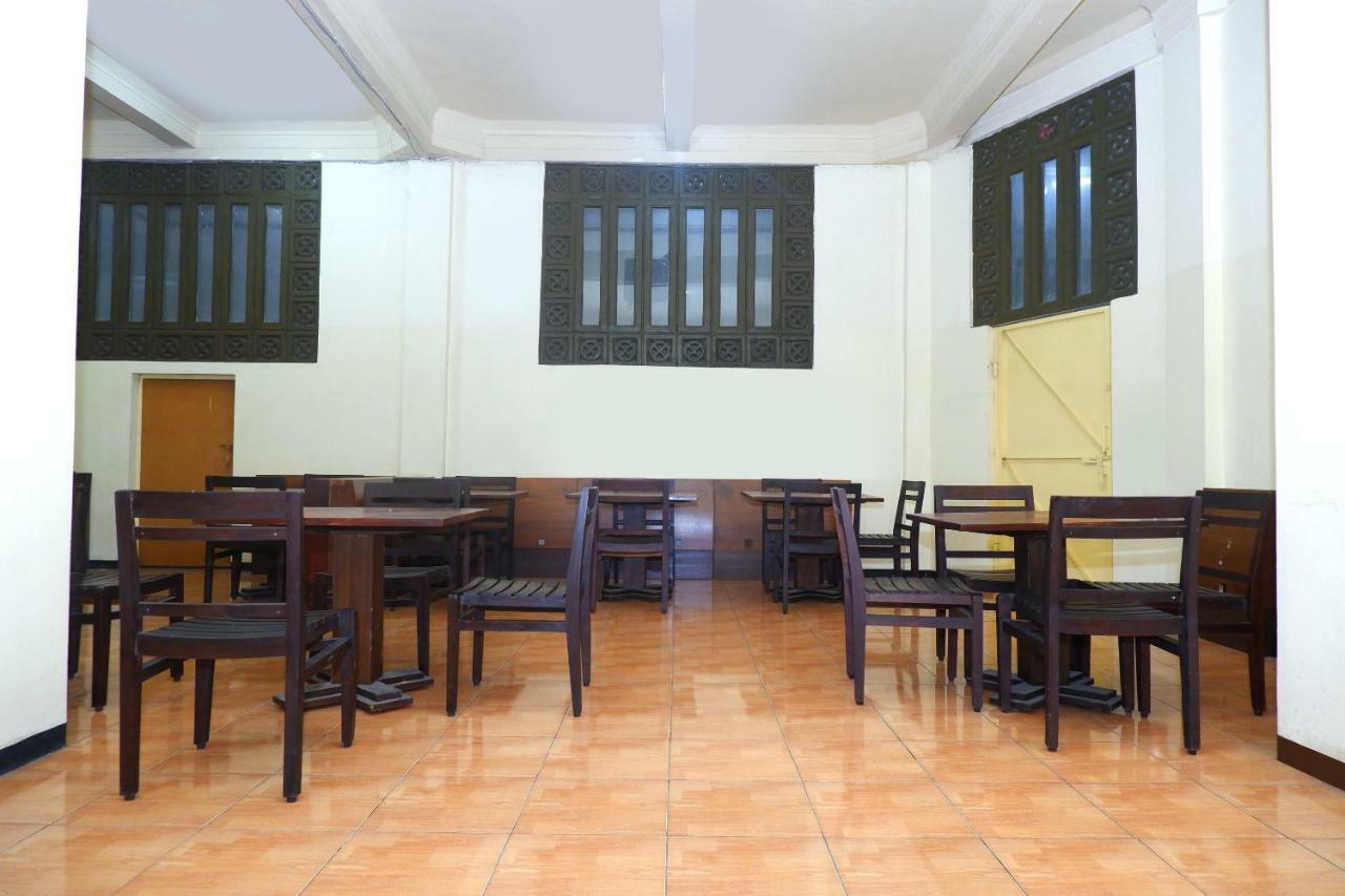 Hotel Pelangi Indah Semarang Buitenkant foto
