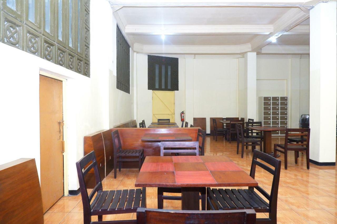 Hotel Pelangi Indah Semarang Buitenkant foto