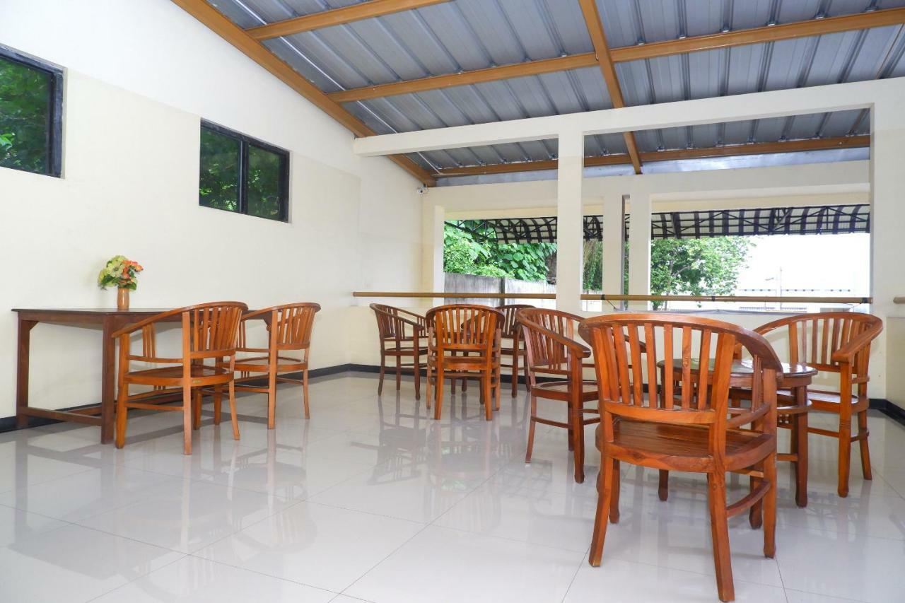 Hotel Pelangi Indah Semarang Buitenkant foto
