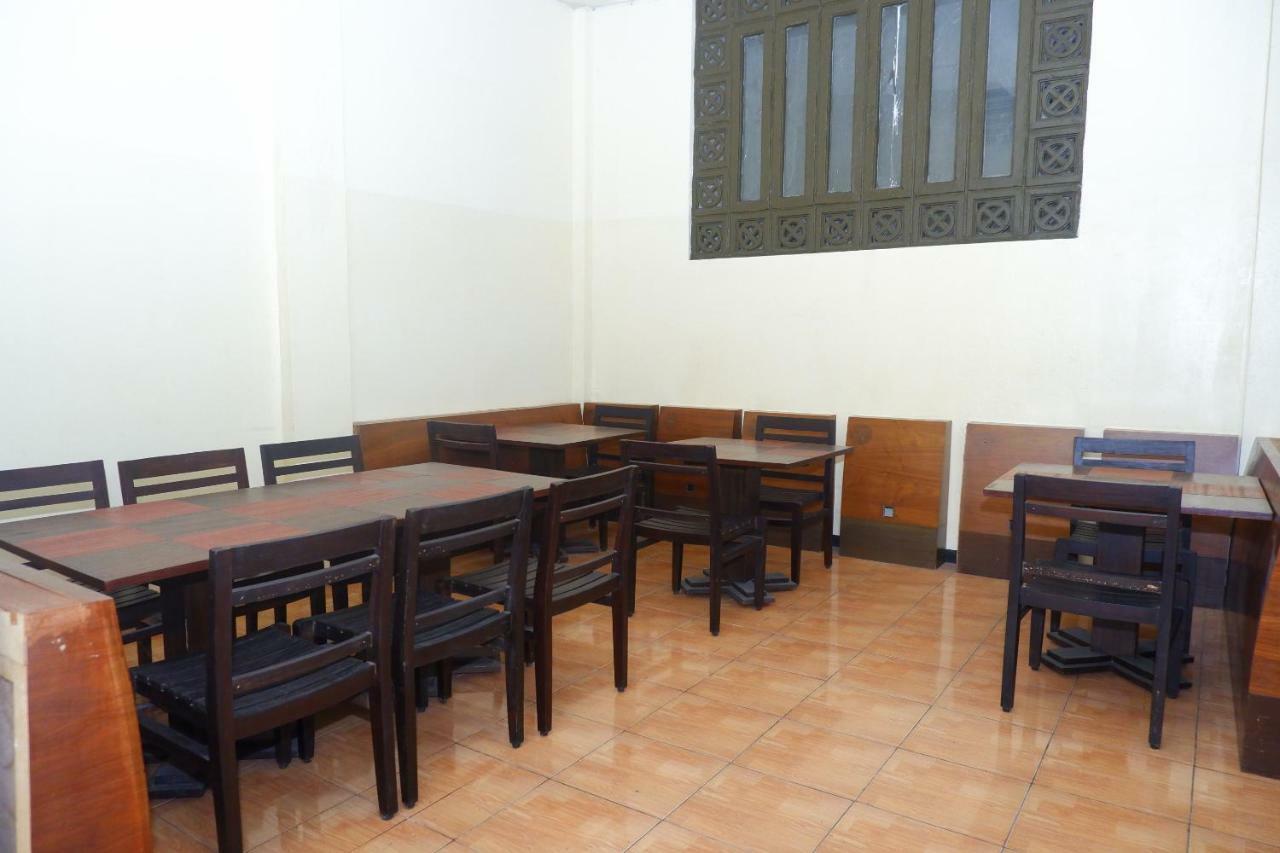Hotel Pelangi Indah Semarang Buitenkant foto