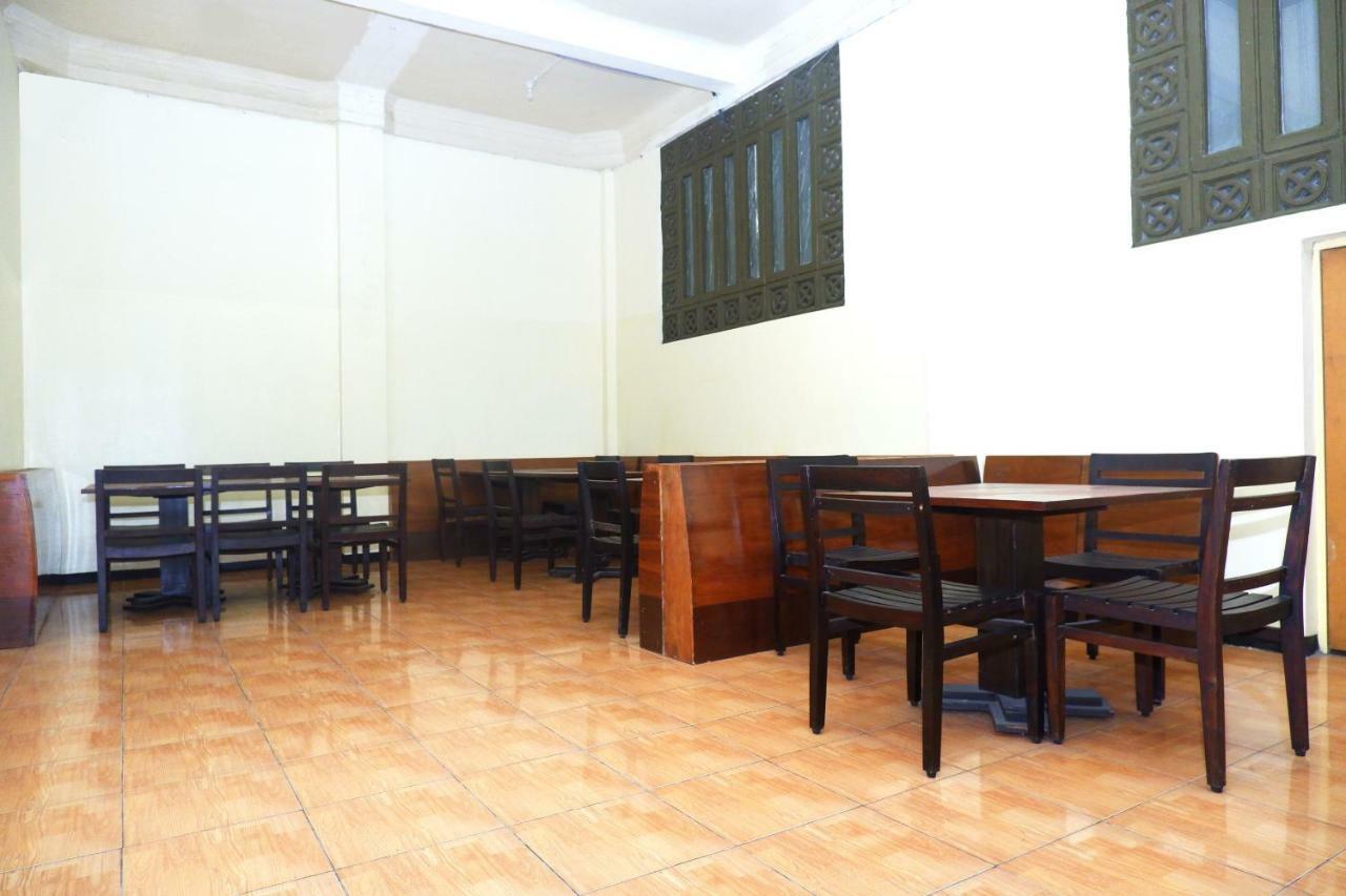 Hotel Pelangi Indah Semarang Buitenkant foto