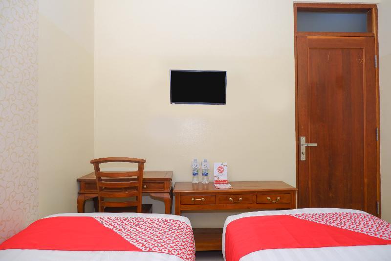 Hotel Pelangi Indah Semarang Buitenkant foto